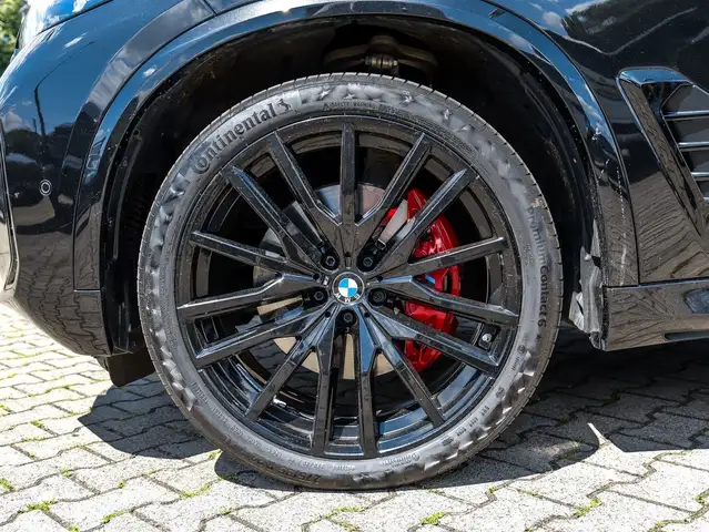 BMW X5 view 4