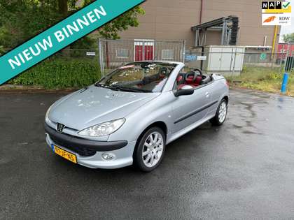 Peugeot 206 CC 2.0-16V XT LEUKE AUTO ZO INGERUILD DUS ZO WEG P