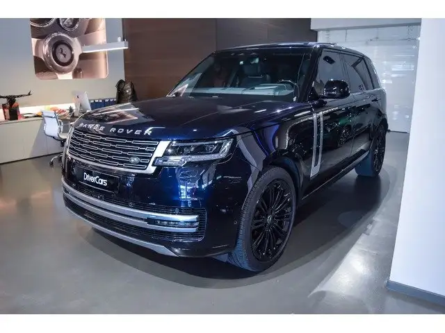 Land Rover Range Rover view 2
