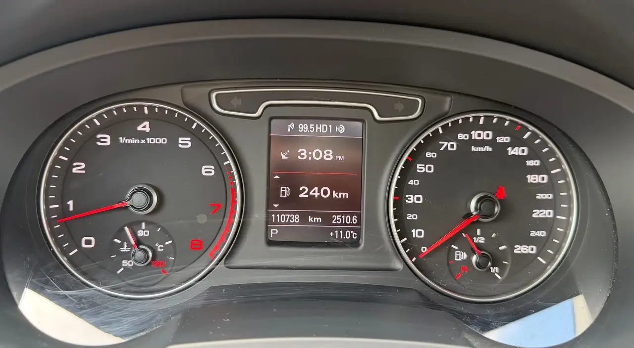 Audi Q3 снимка Audi Q3