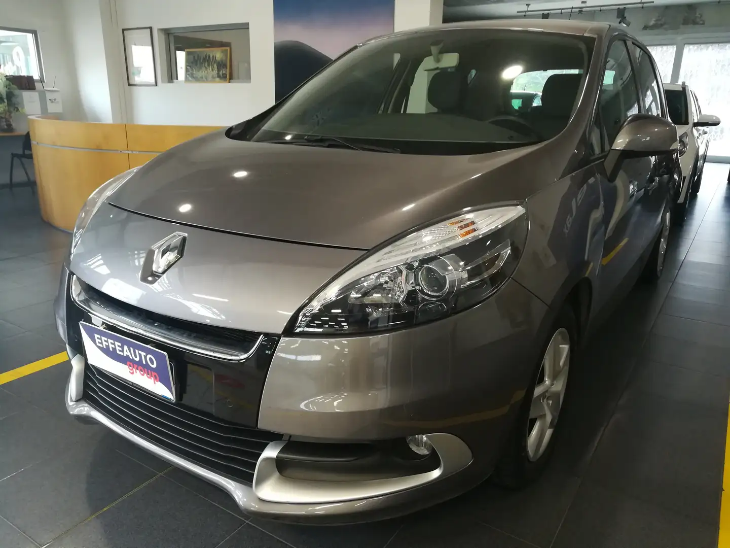 Renault Scenic X-Mod 1.5 dci Wave 110cv Grijs - 1
