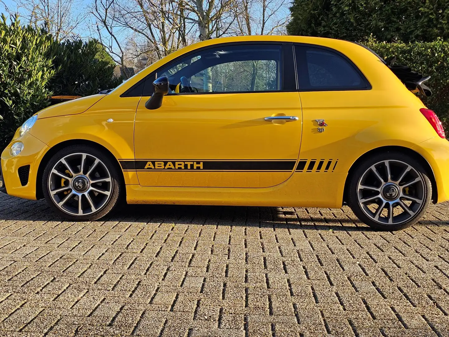Abarth 595C 500 Abarth 1.4 T-Jet Ab. Tur 70 170pk, Koni's Amarillo - 1
