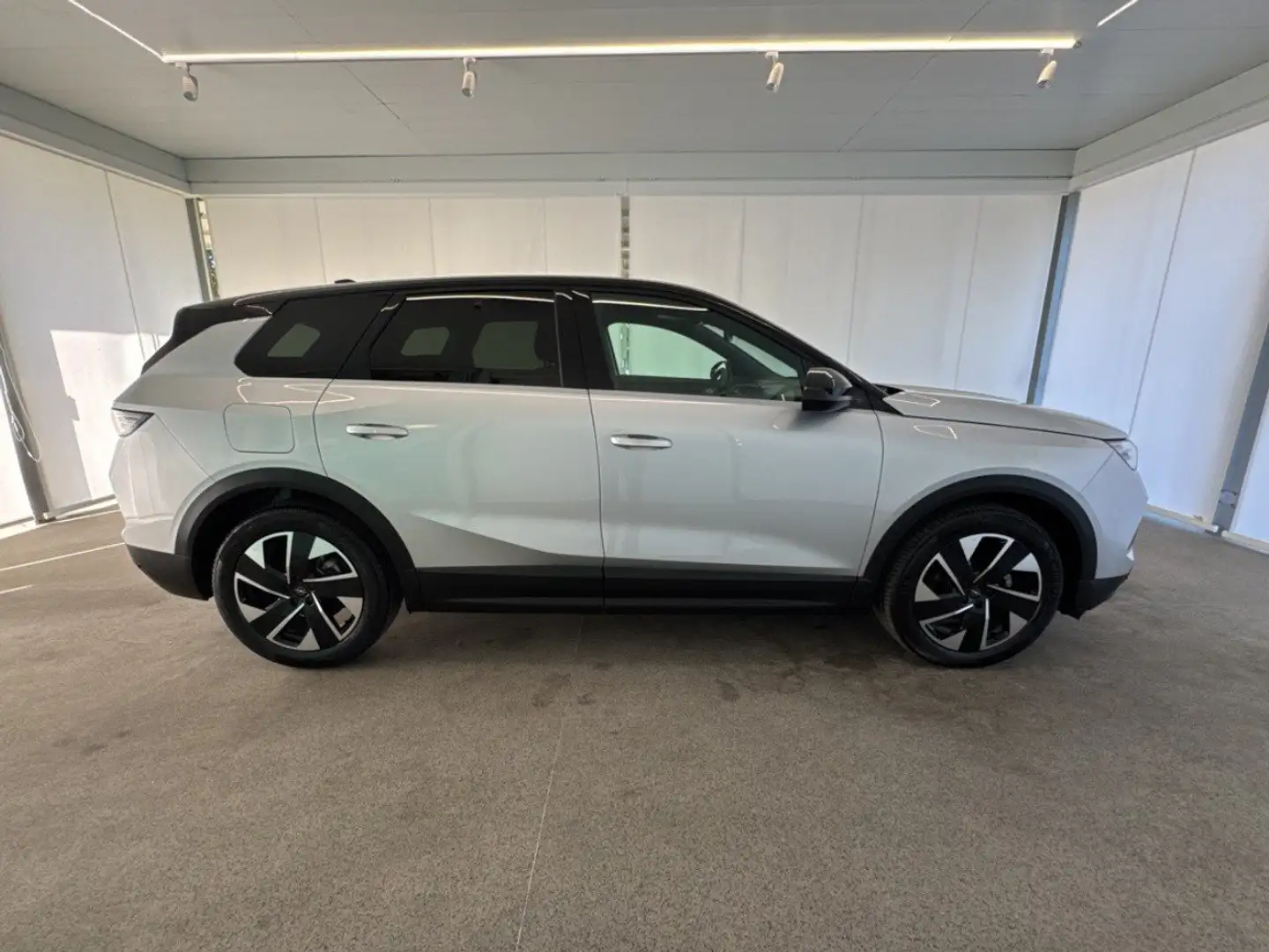 Opel Grandland Hybrid 136cv EDCT GS Bianco - 2