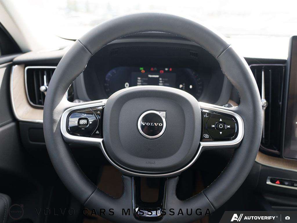 2026 Volvo XC60 B5 AWD Plus Dark Theme thumb 14