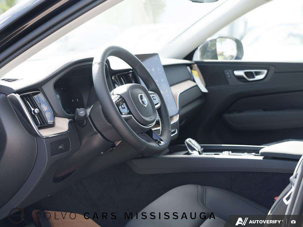 2026 Volvo XC60 B5 AWD Plus Dark Theme thumb 13