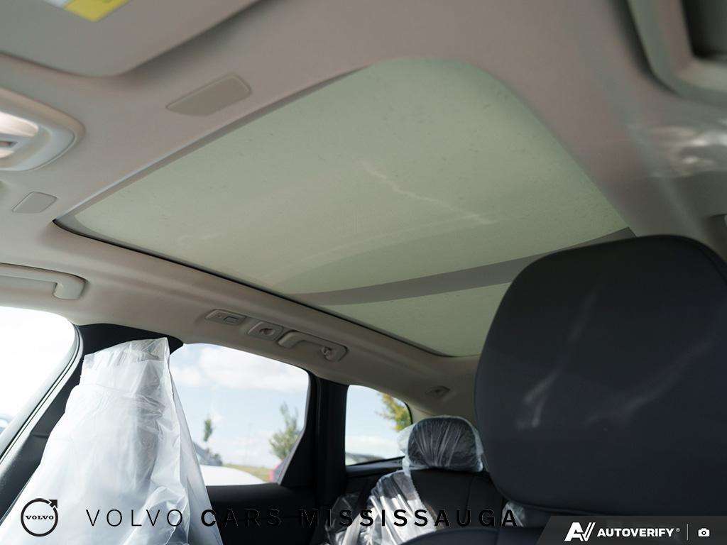 2026 Volvo XC60 B5 AWD Plus Dark Theme thumb 26