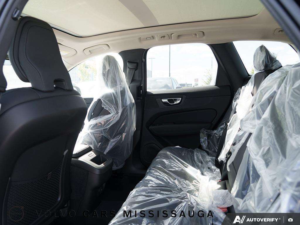 2026 Volvo XC60 B5 AWD Plus Dark Theme thumb 24