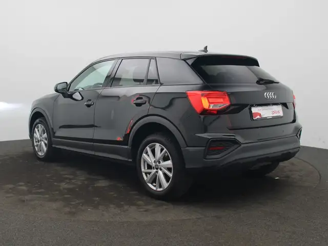 Audi Q2 view 5
