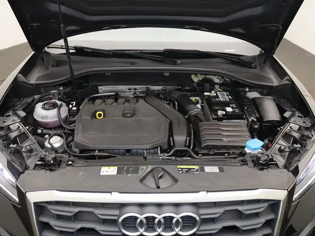 Audi Q2 view 18