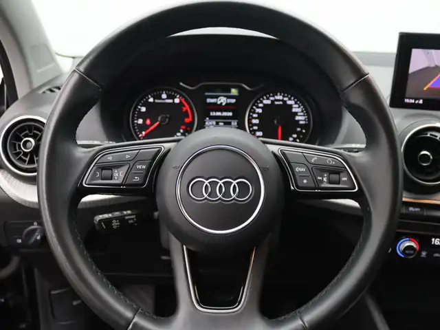 Audi Q2 view 15