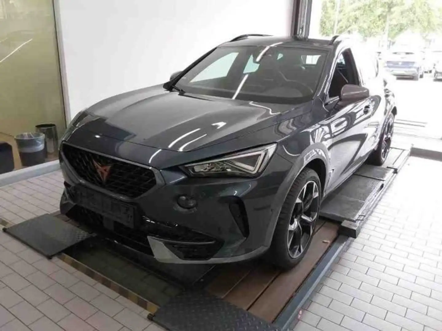 CUPRA Formentor VZ 2.0 TSI LM19 BEATS FULL-LINK KAMERA Grau - 2
