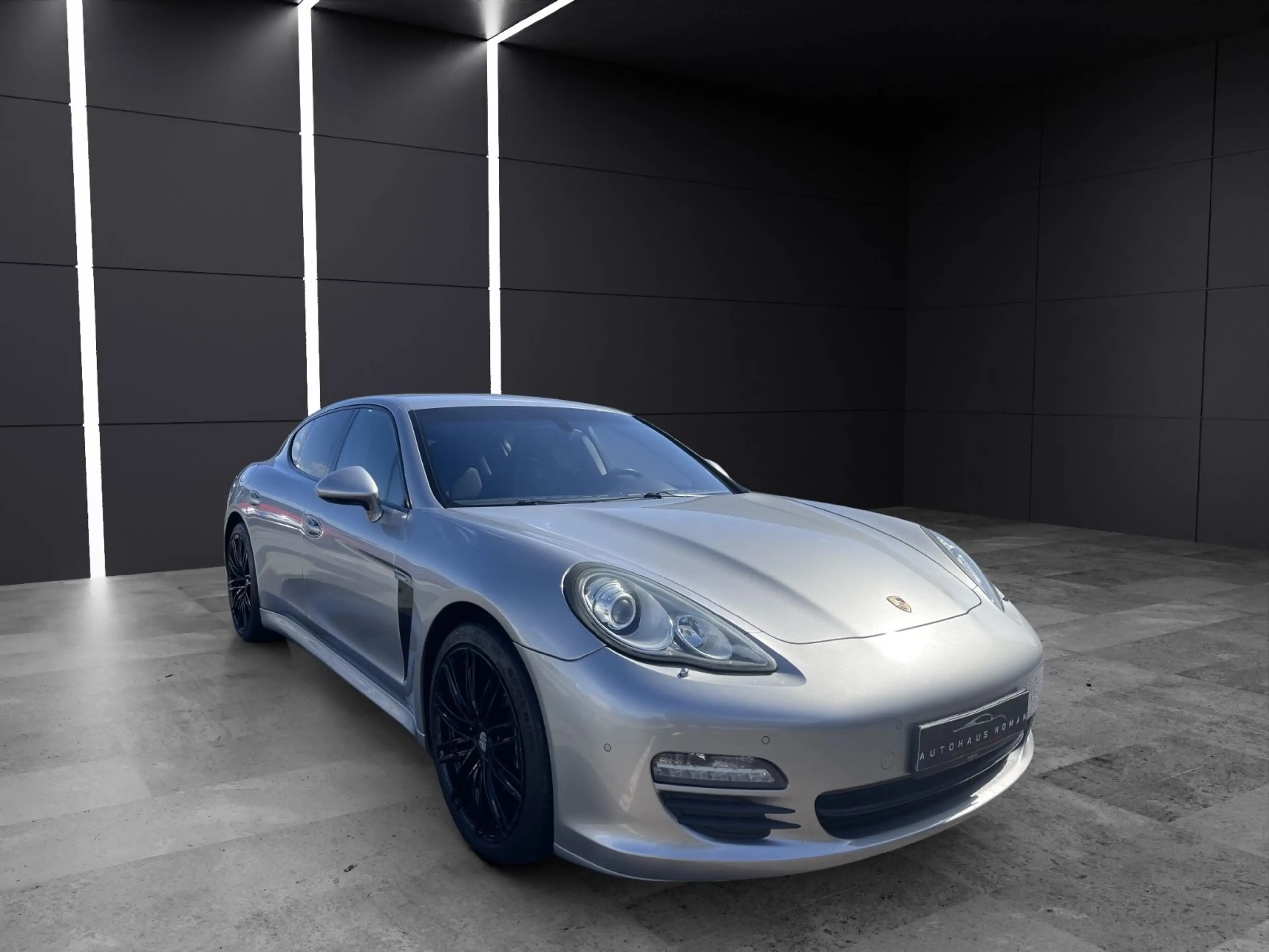 Porsche Panamera 3.6 V6*AUTOM.*20ZOLL*PDC*NAVI*AHK*LEDER — photo 2