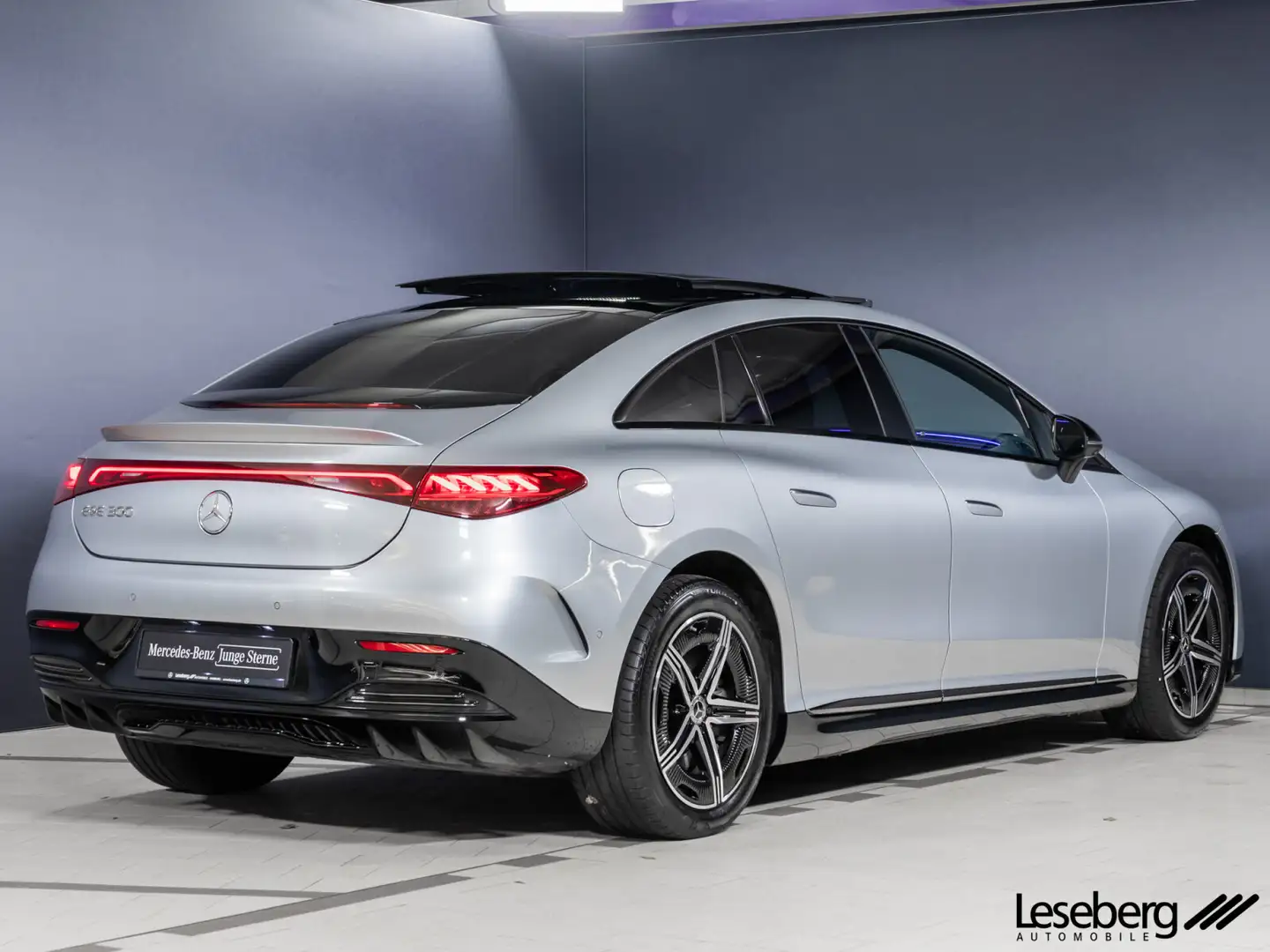 Mercedes-Benz EQE 300 EQE 300 AMG /DIG.LIGHT/Pano/AHK/Distro/Airmatic/ Silber - 2