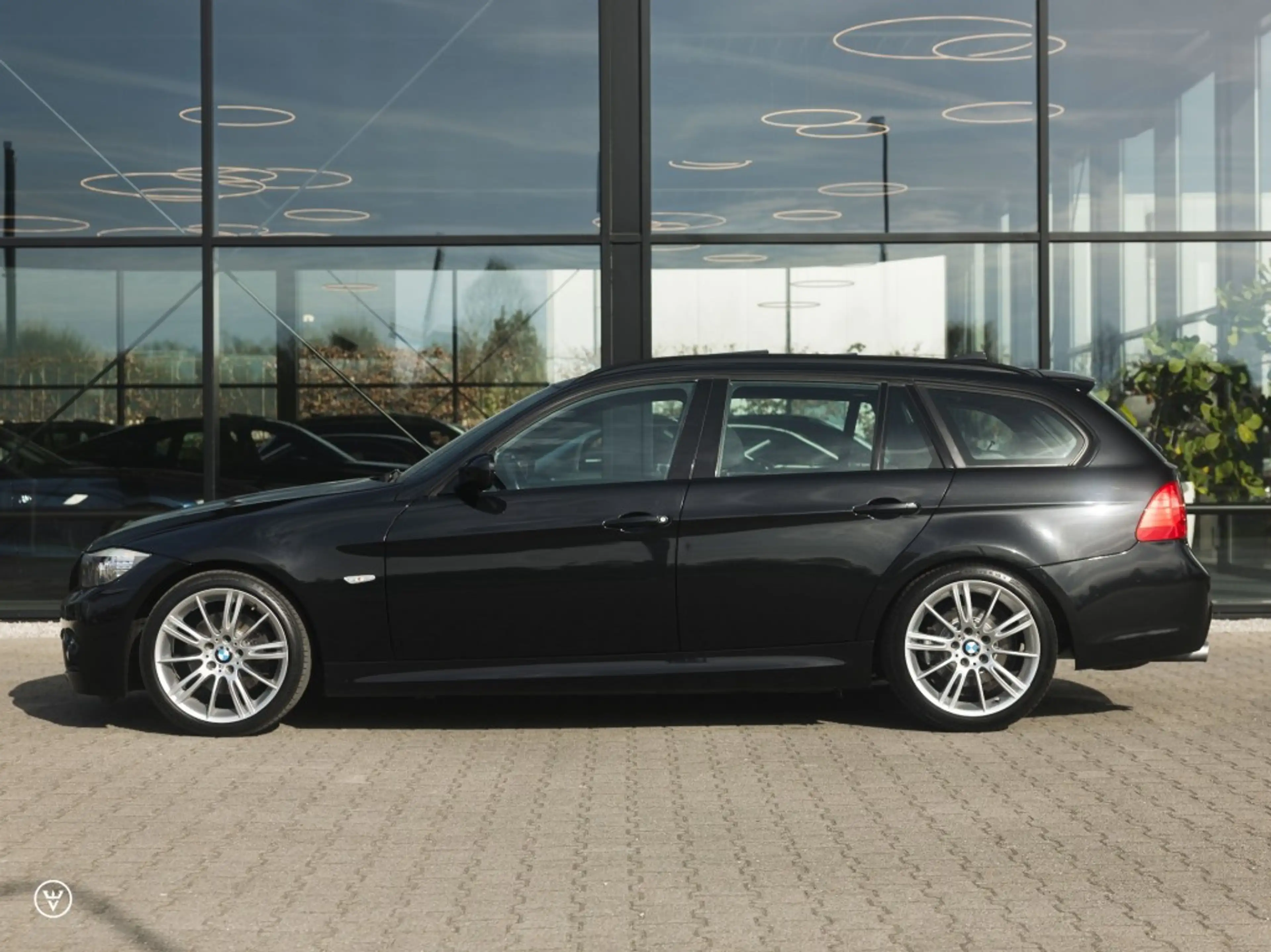 BMW 325 325i Touring LCI M-sport Aut. - Pano, TOP! — photo 3