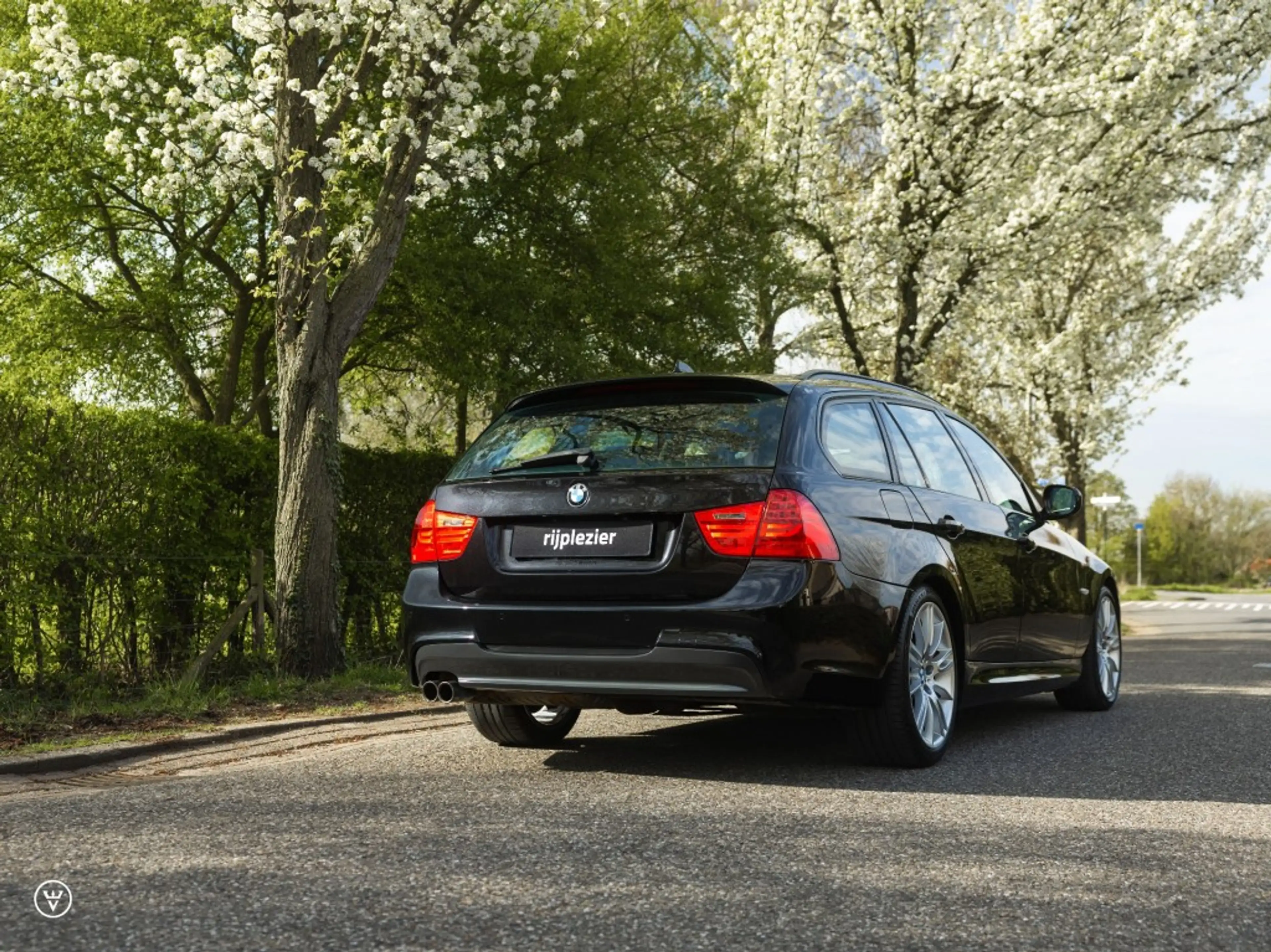 BMW 325 325i Touring LCI M-sport Aut. - Pano, TOP! — photo 23