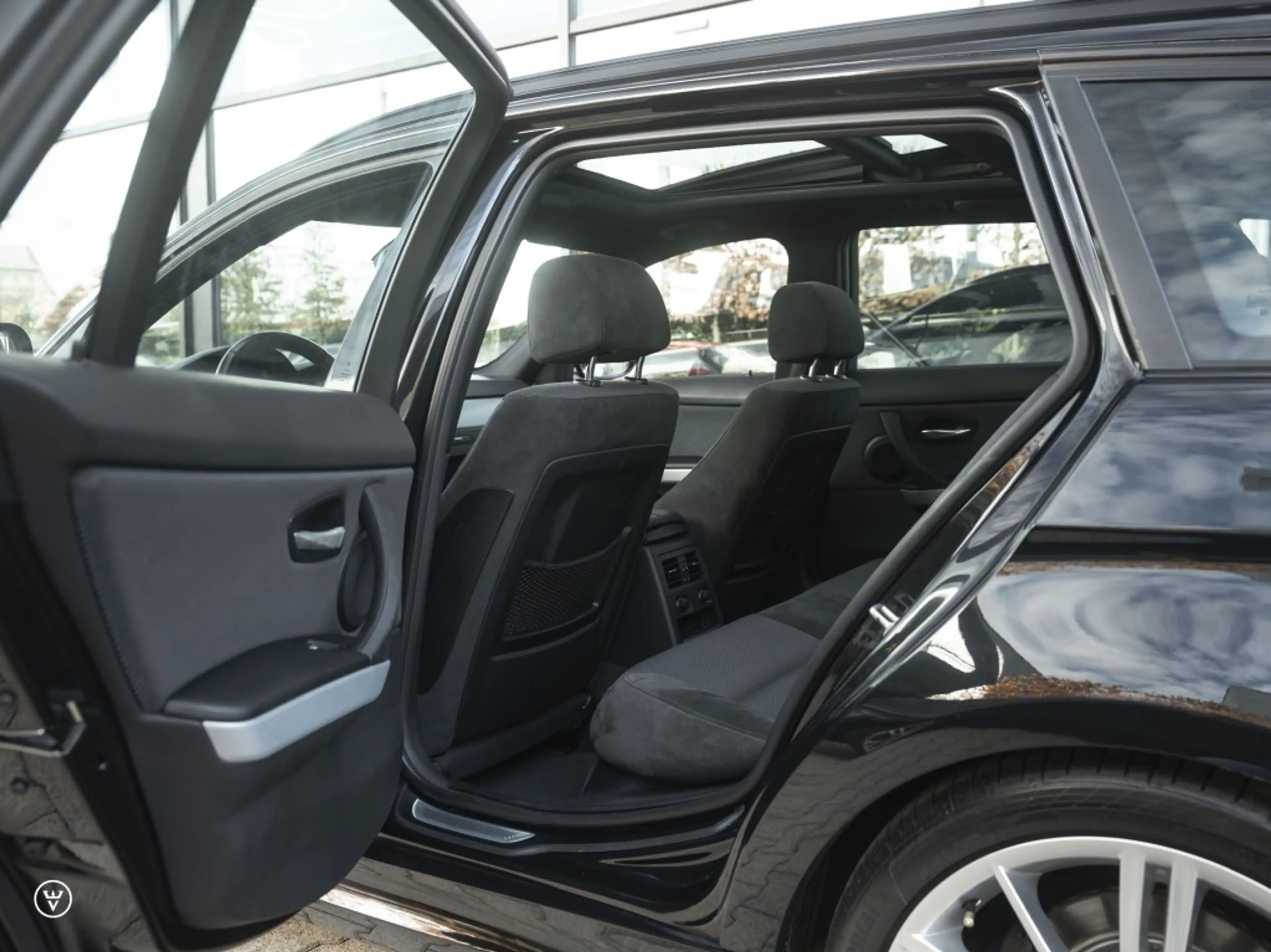 BMW 325 325i Touring LCI M-sport Aut. - Pano, TOP! — photo 12