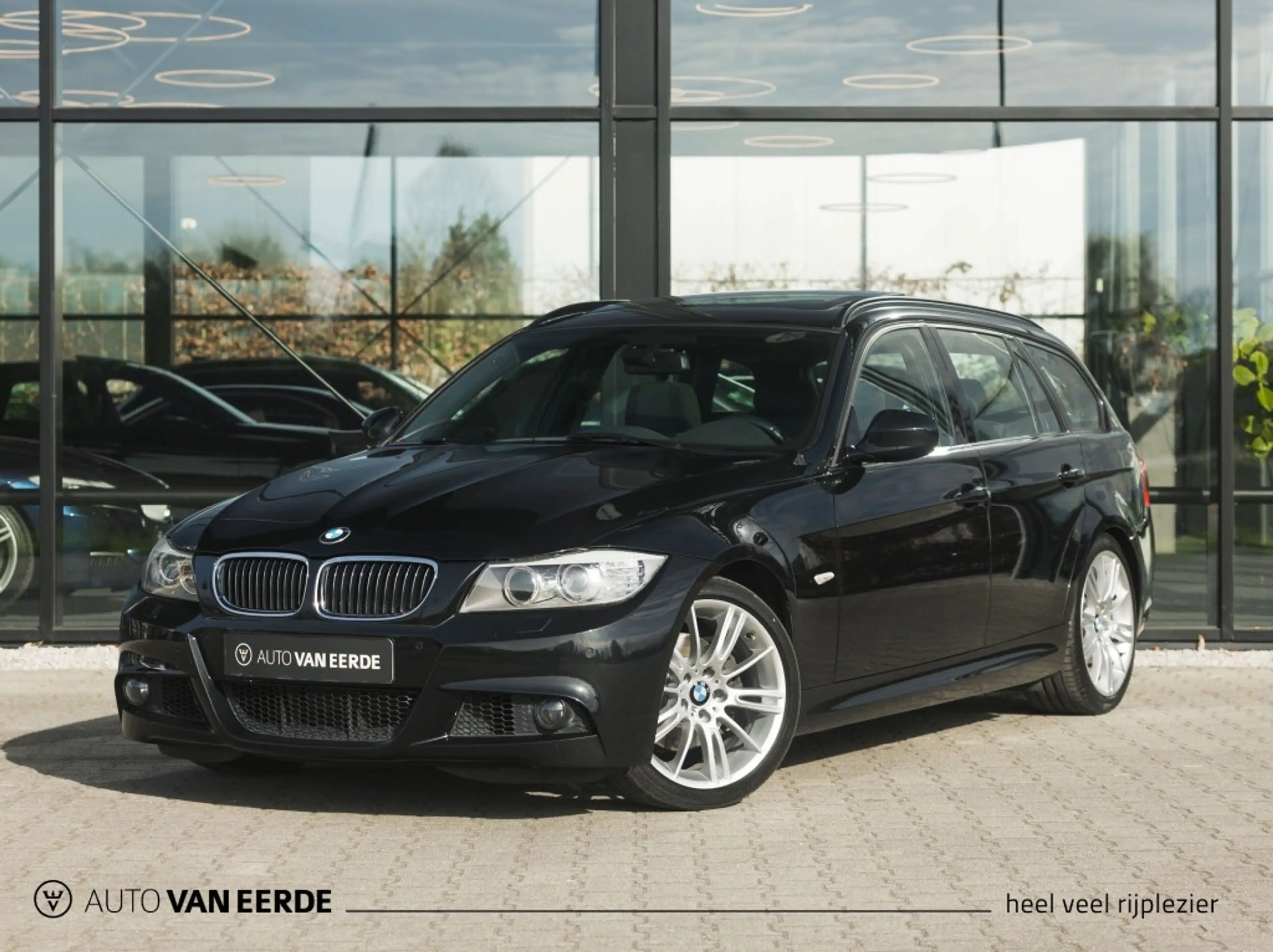 BMW 325 325i Touring LCI M-sport Aut. - Pano, TOP!