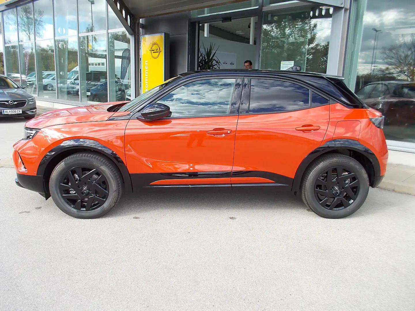 Opel Mokka 1,2 Direct Injection Turbo mHEV Aut. YES Orange - 2