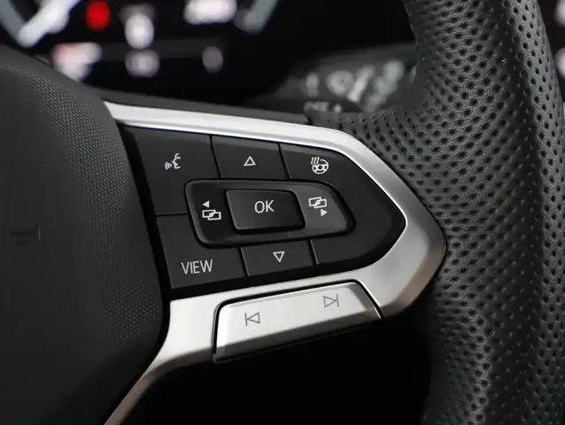 Volkswagen Touareg view 15