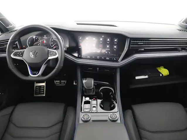 Volkswagen Touareg view 10