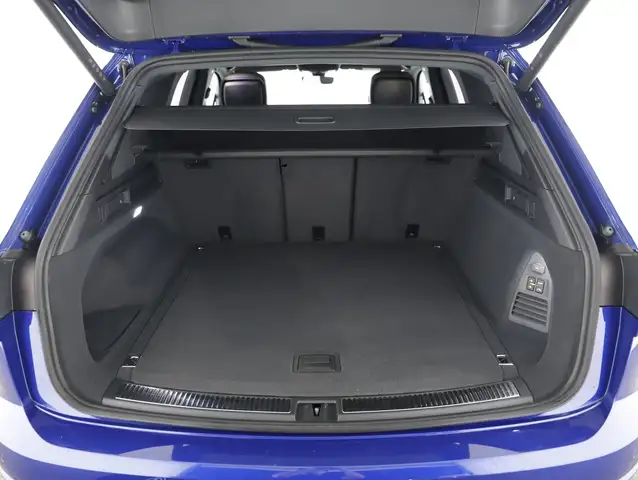 Volkswagen Touareg view 7
