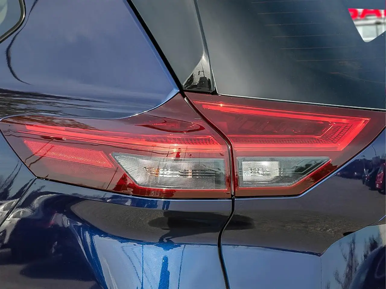 Nissan Rogue снимка Nissan Rogue