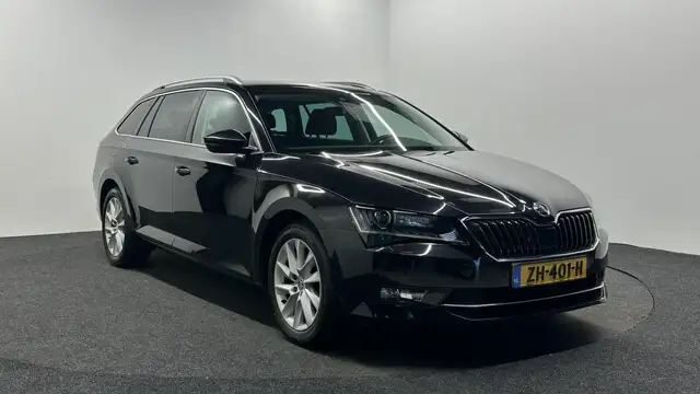 Skoda Superb view 9