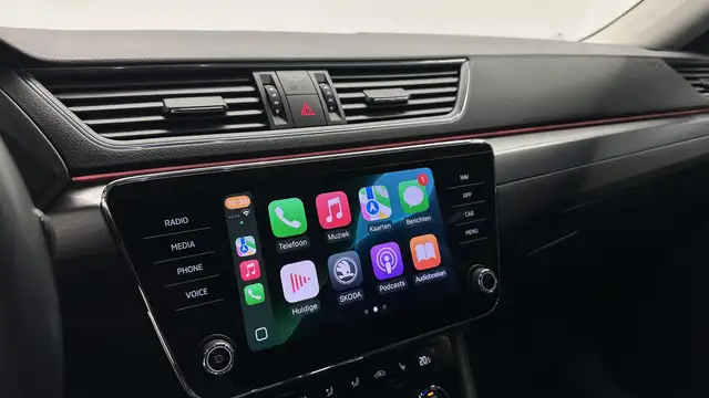 Skoda Superb view 8