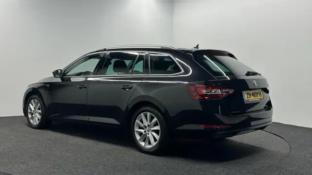 Skoda Superb view 10