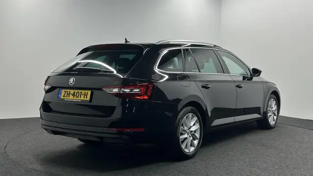 Skoda Superb view 2