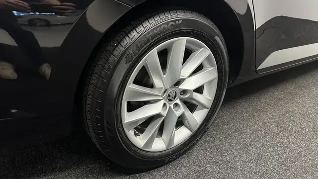 Skoda Superb view 15