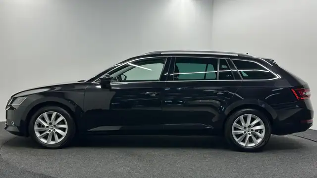 Skoda Superb view 14