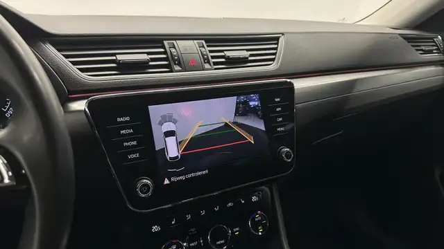 Skoda Superb view 7
