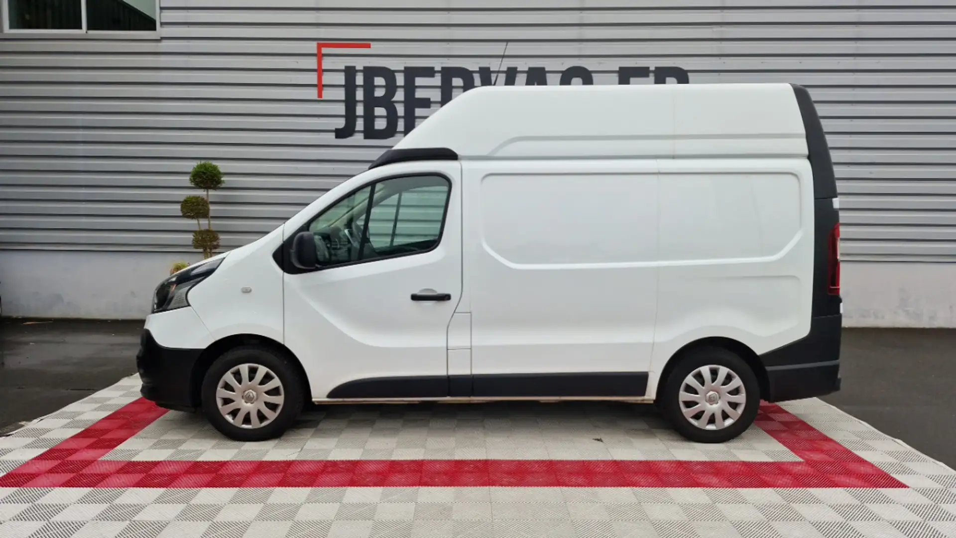 Renault Trafic FOURGON l1h2 1200 kg dci 125 energy e6 grand confo Blanc - 1