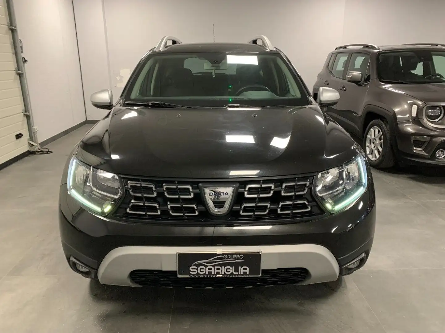 Dacia Duster 1.6 GPL 4x2 Prestige Schwarz - 2