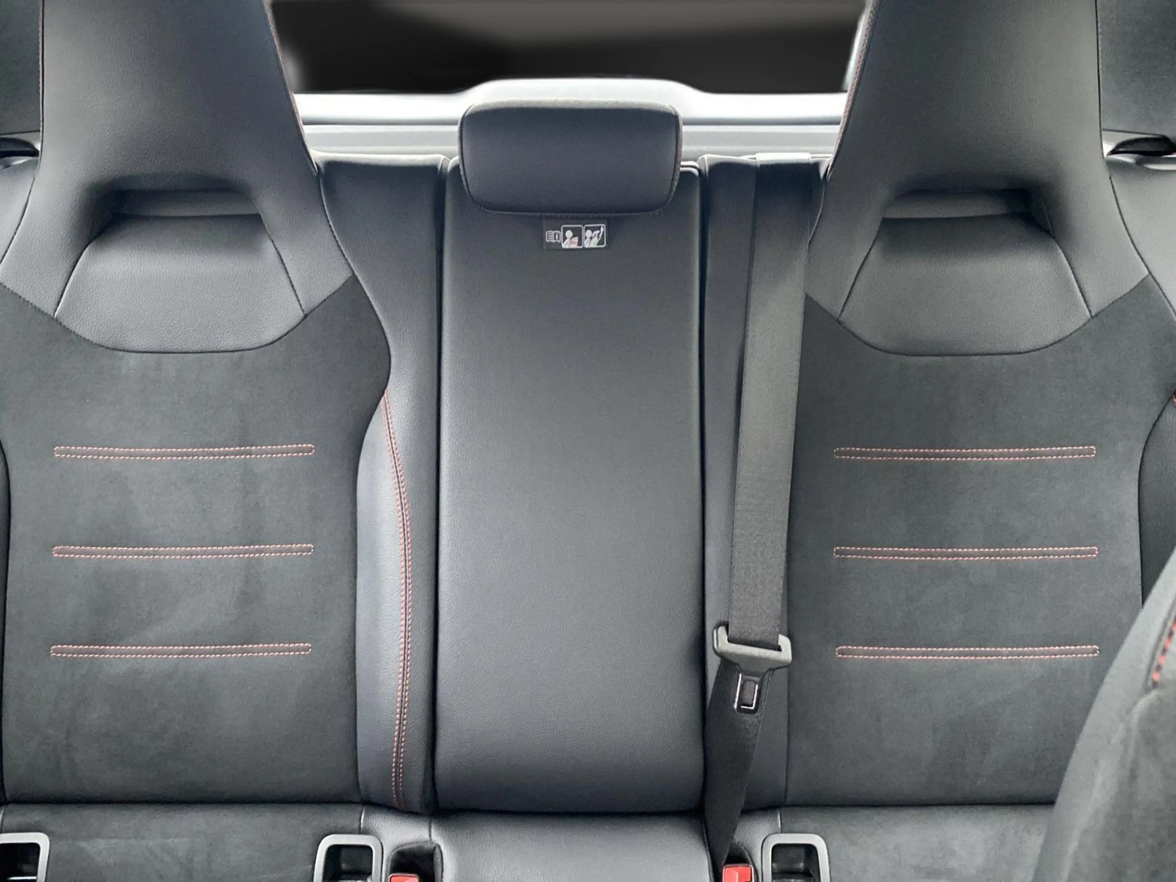 Mercedes-Benz A 45 AMG 4Ma Alcantara*LED*DAB*18*DigTacho — photo 13