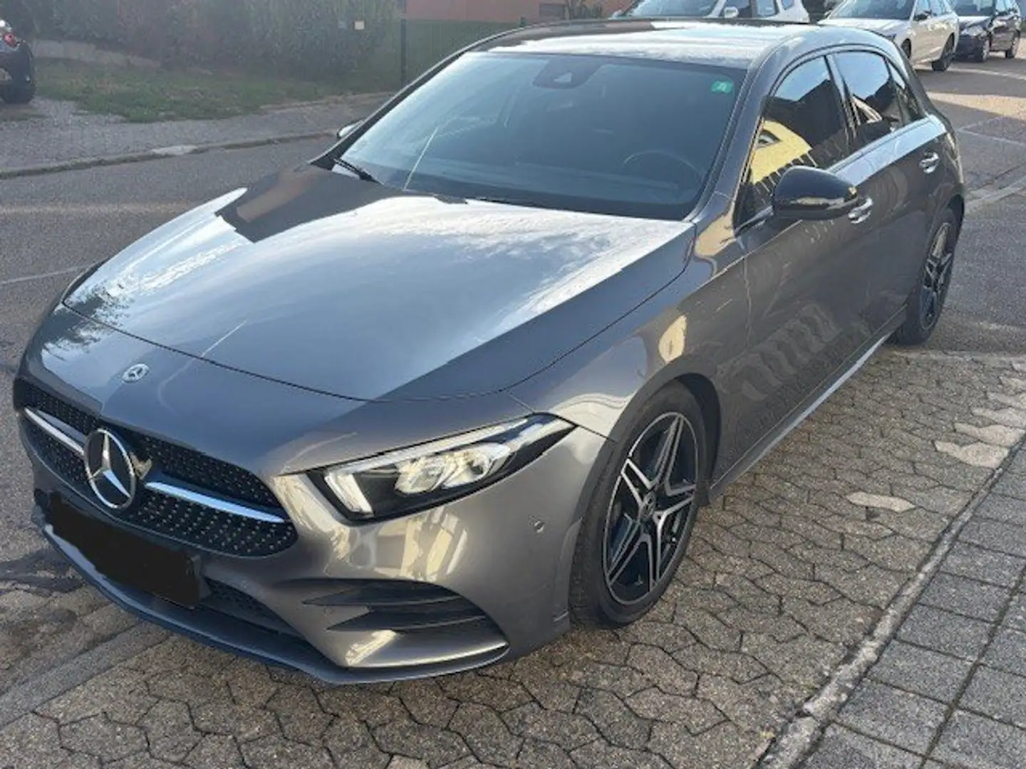 Mercedes-Benz A 200 A 200 AMG Line Night Paket/LED/NAV/Assistent-Sys. Grau - 2
