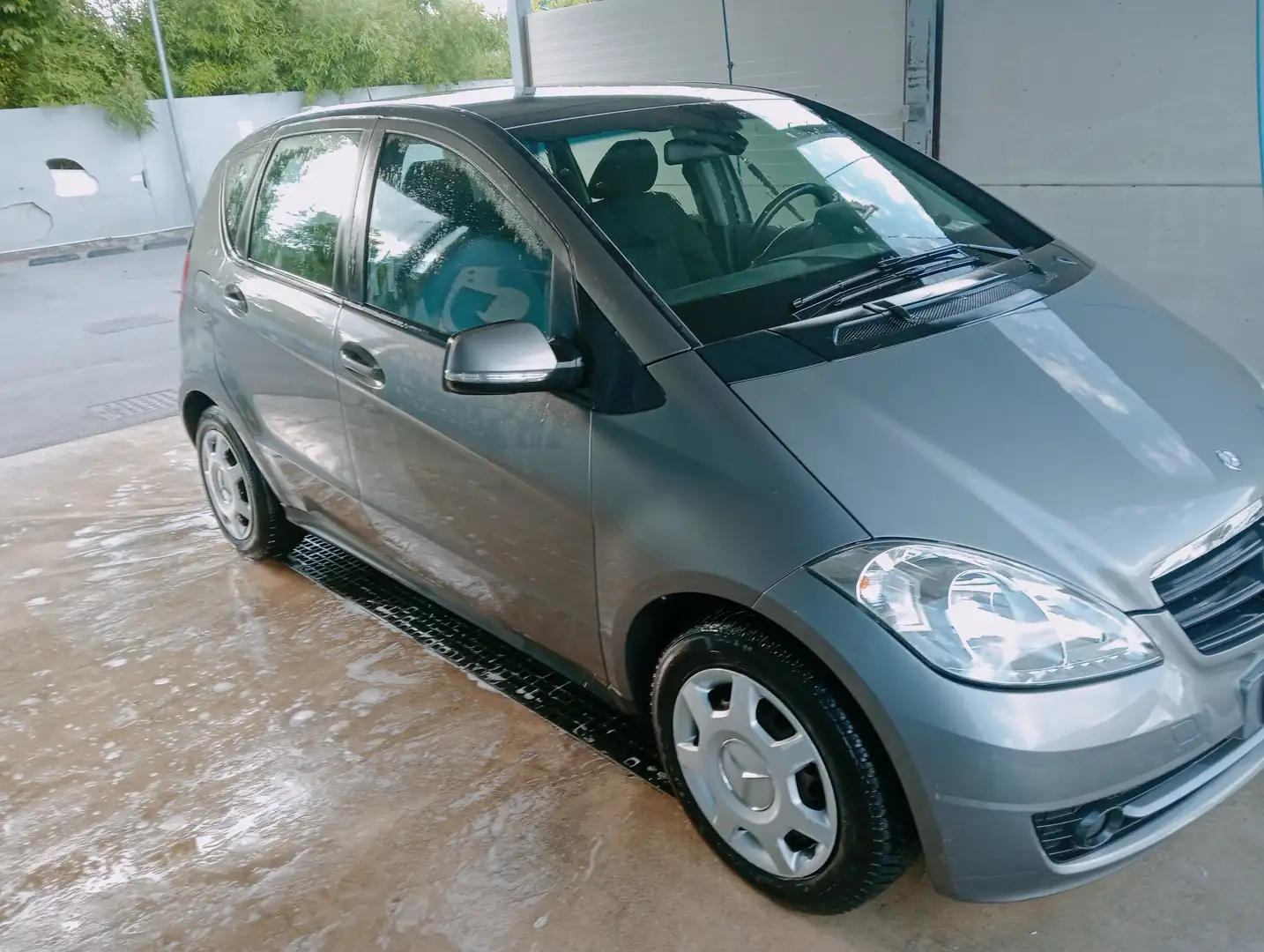 Mercedes-Benz A 160 Classe A - 1.5 AUTOMATICA Premium auto Grigio - 2