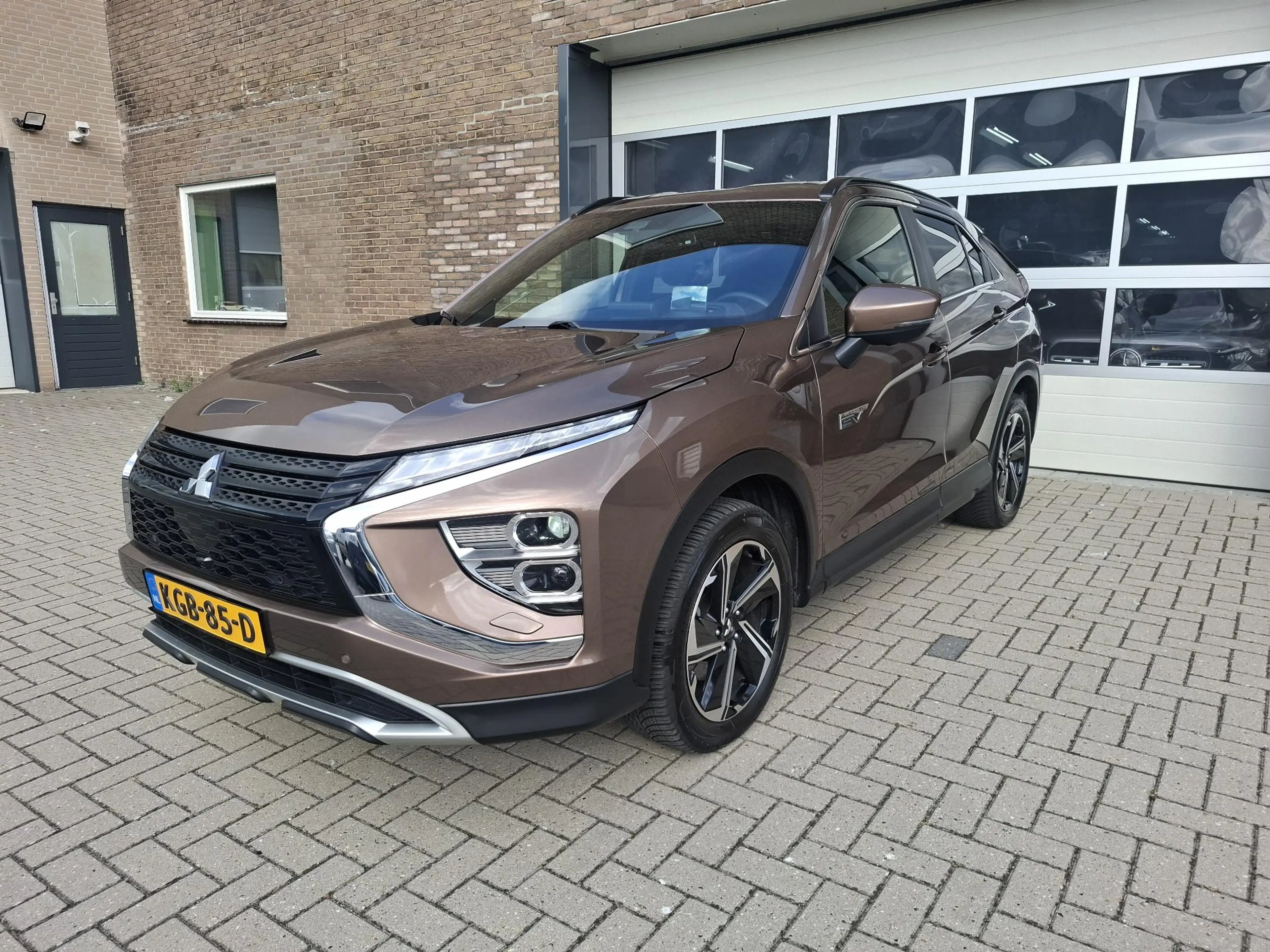Mitsubishi Eclipse Cross 2.4 PHEV Business Executive SOH 98% — photo 4