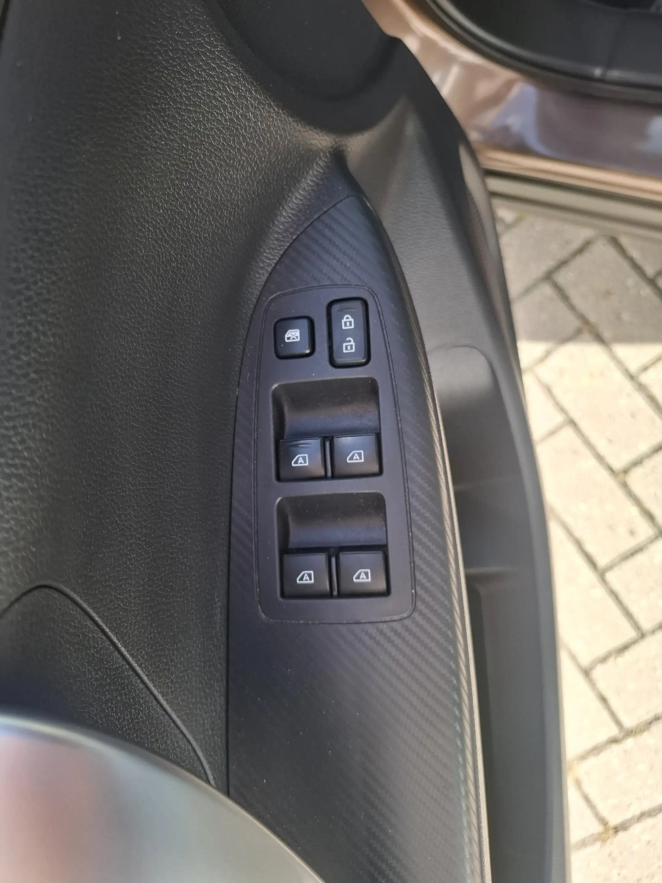Mitsubishi Eclipse Cross 2.4 PHEV Business Executive SOH 98% — photo 17