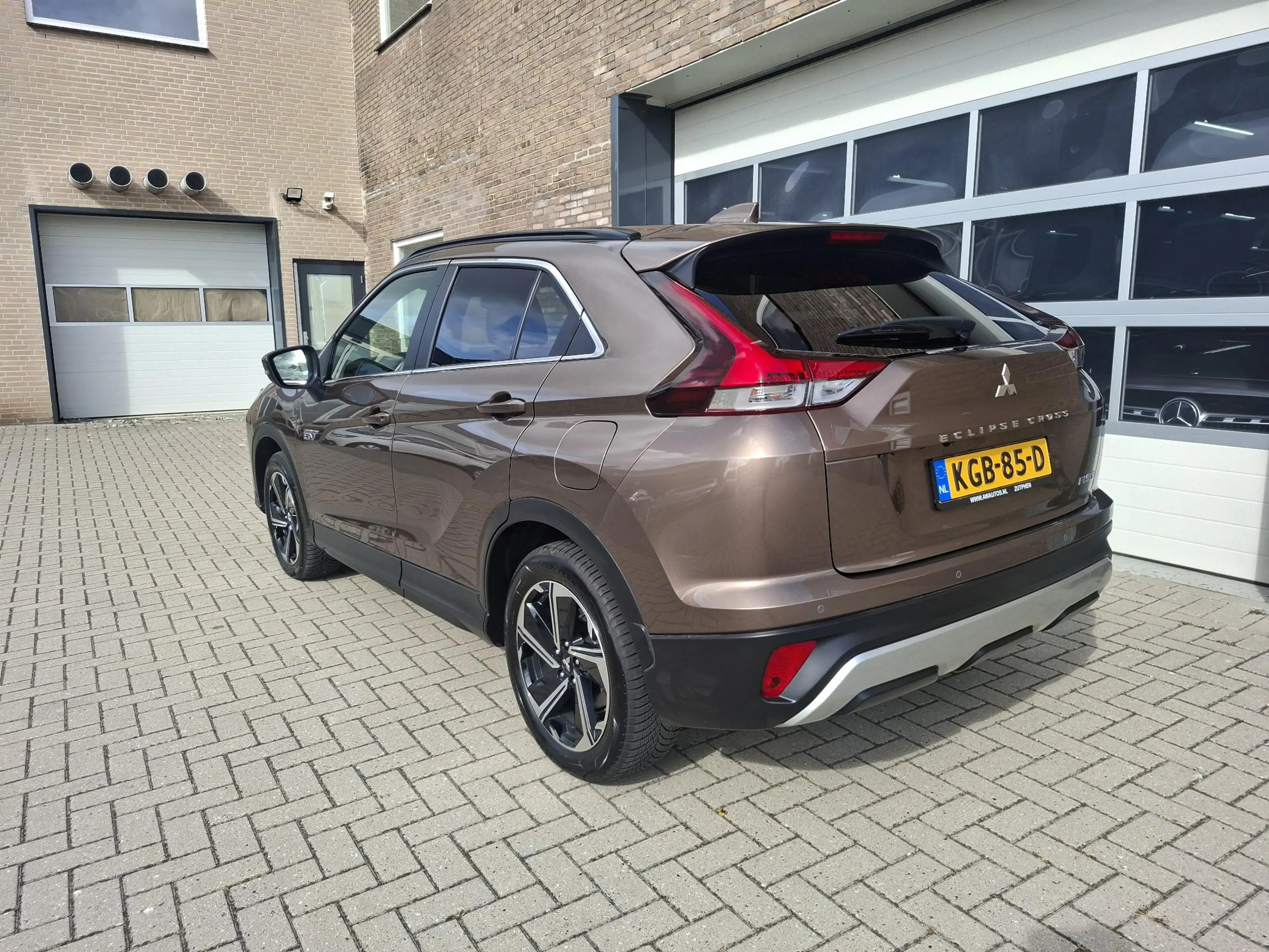 Mitsubishi Eclipse Cross 2.4 PHEV Business Executive SOH 98% — photo 42