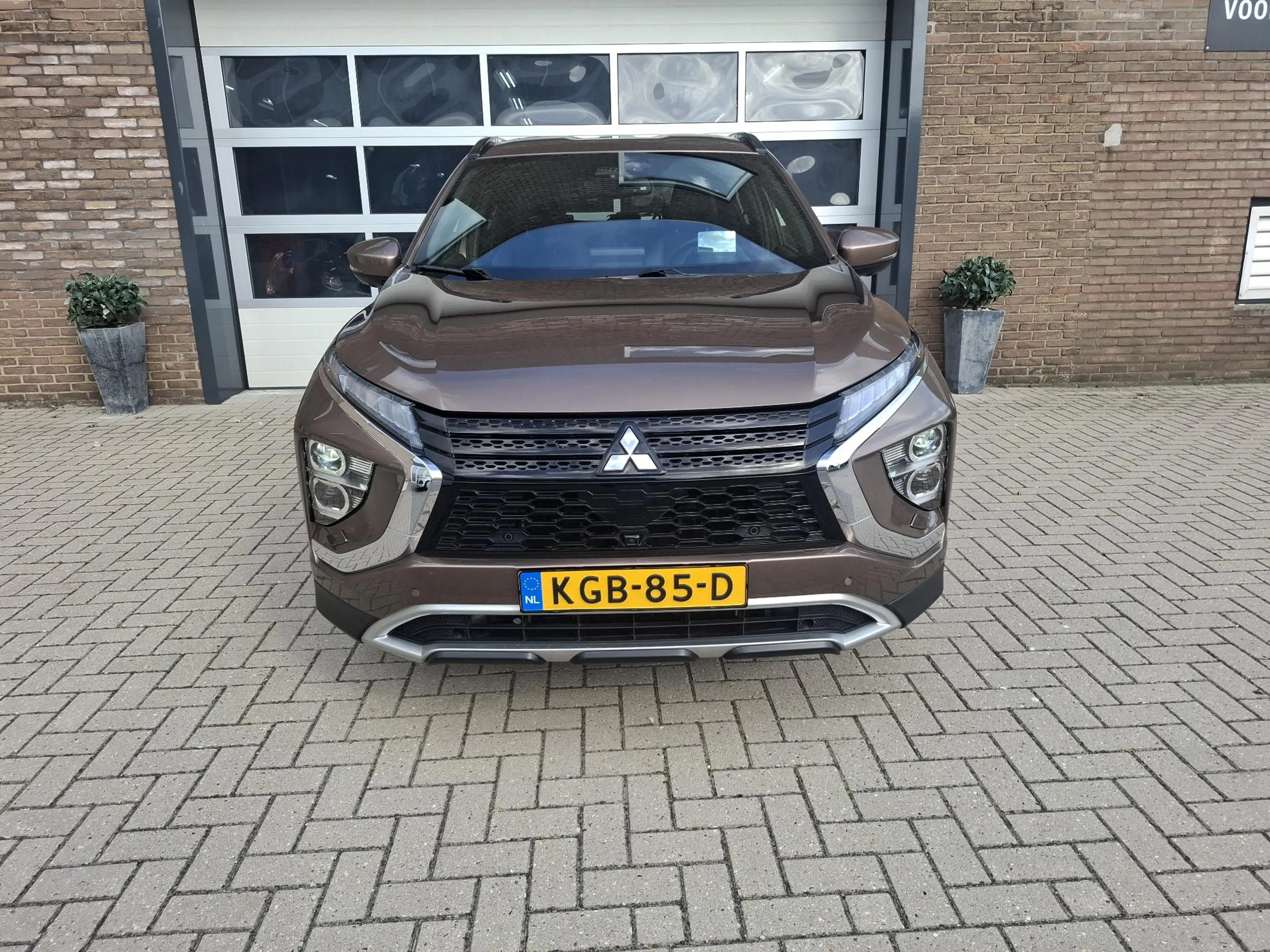 Mitsubishi Eclipse Cross 2.4 PHEV Business Executive SOH 98% — photo 45