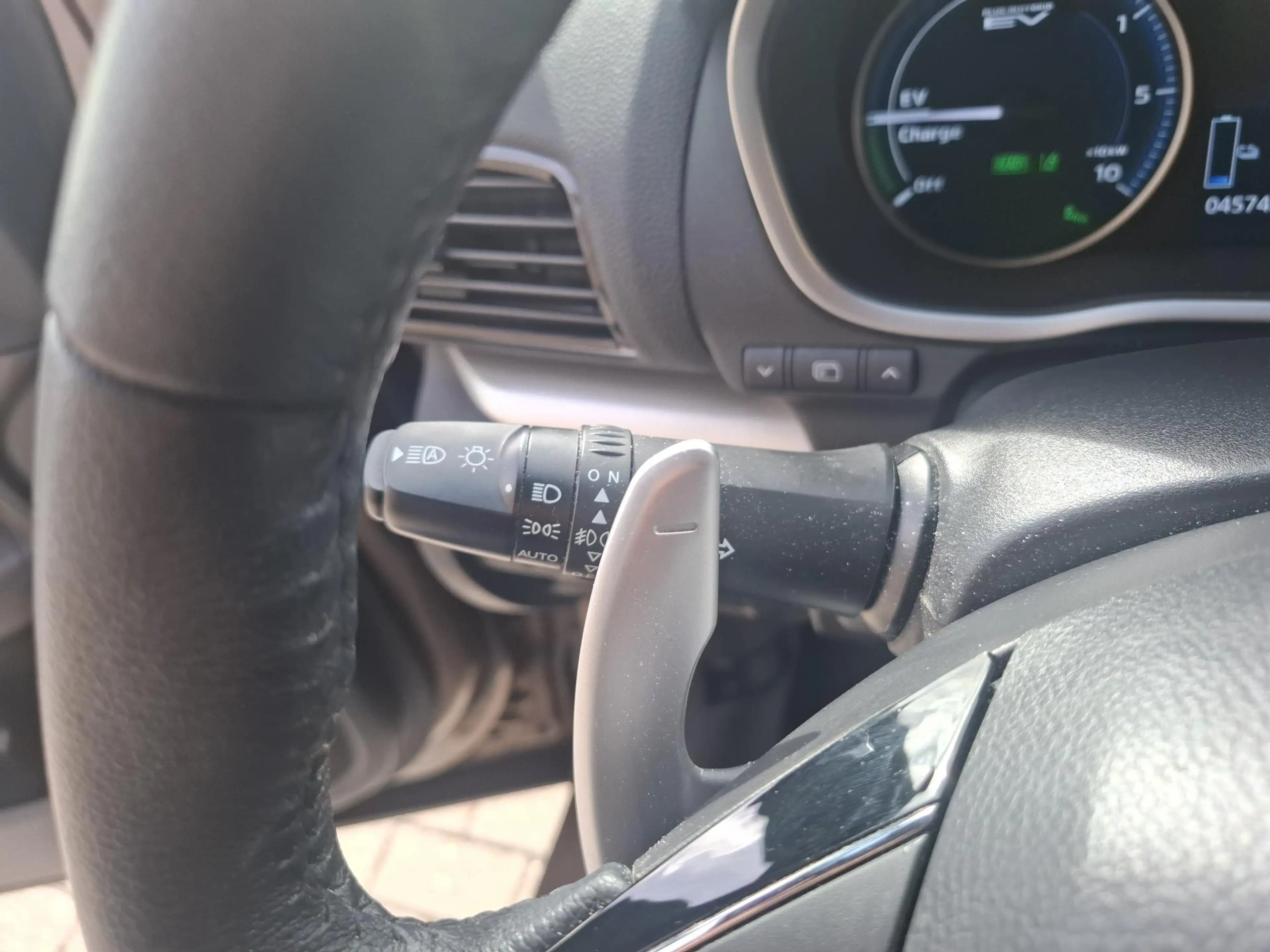 Mitsubishi Eclipse Cross 2.4 PHEV Business Executive SOH 98% — photo 43