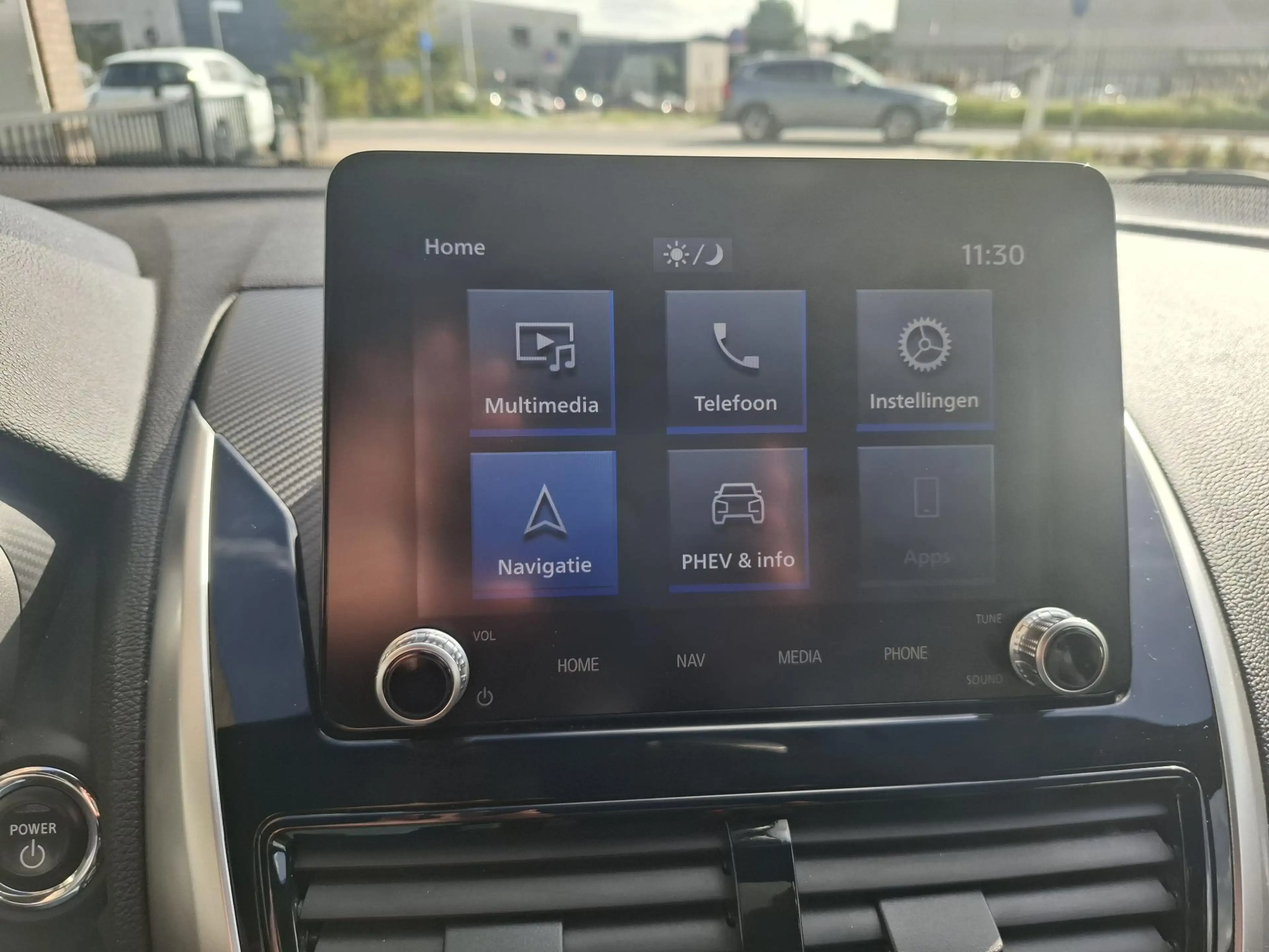 Mitsubishi Eclipse Cross 2.4 PHEV Business Executive SOH 98% — photo 21