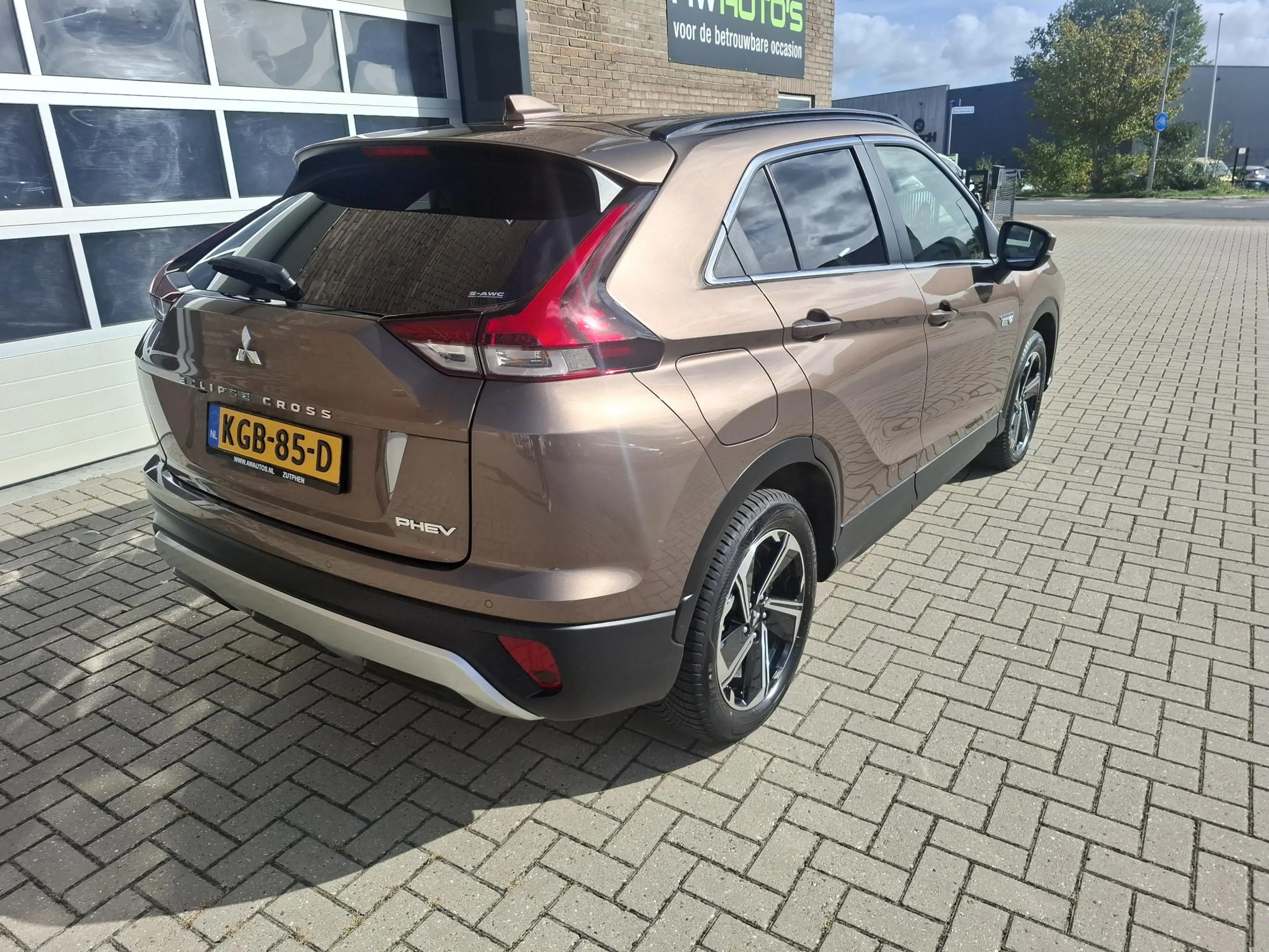 Mitsubishi Eclipse Cross 2.4 PHEV Business Executive SOH 98% — photo 14