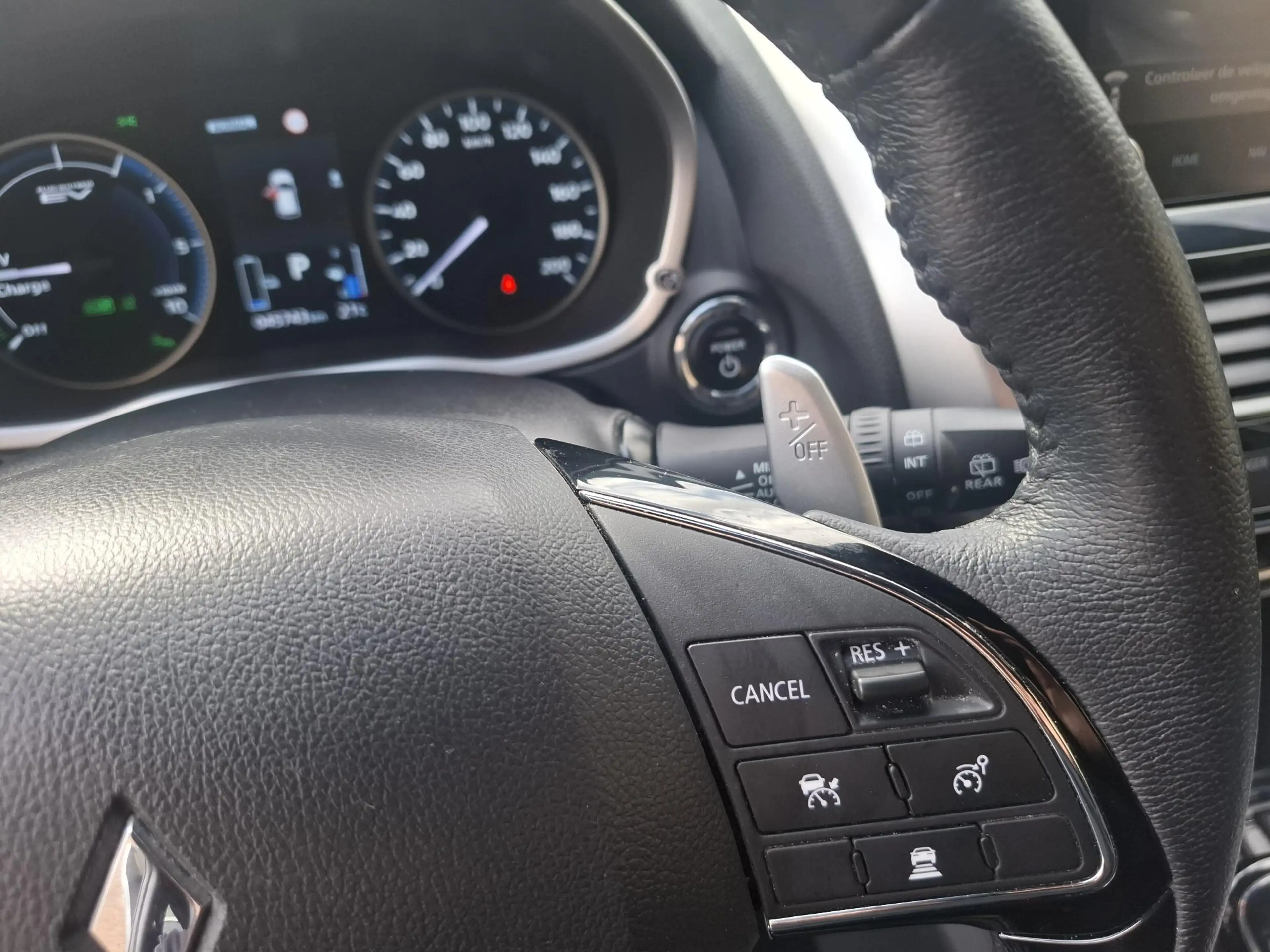 Mitsubishi Eclipse Cross 2.4 PHEV Business Executive SOH 98% — photo 44