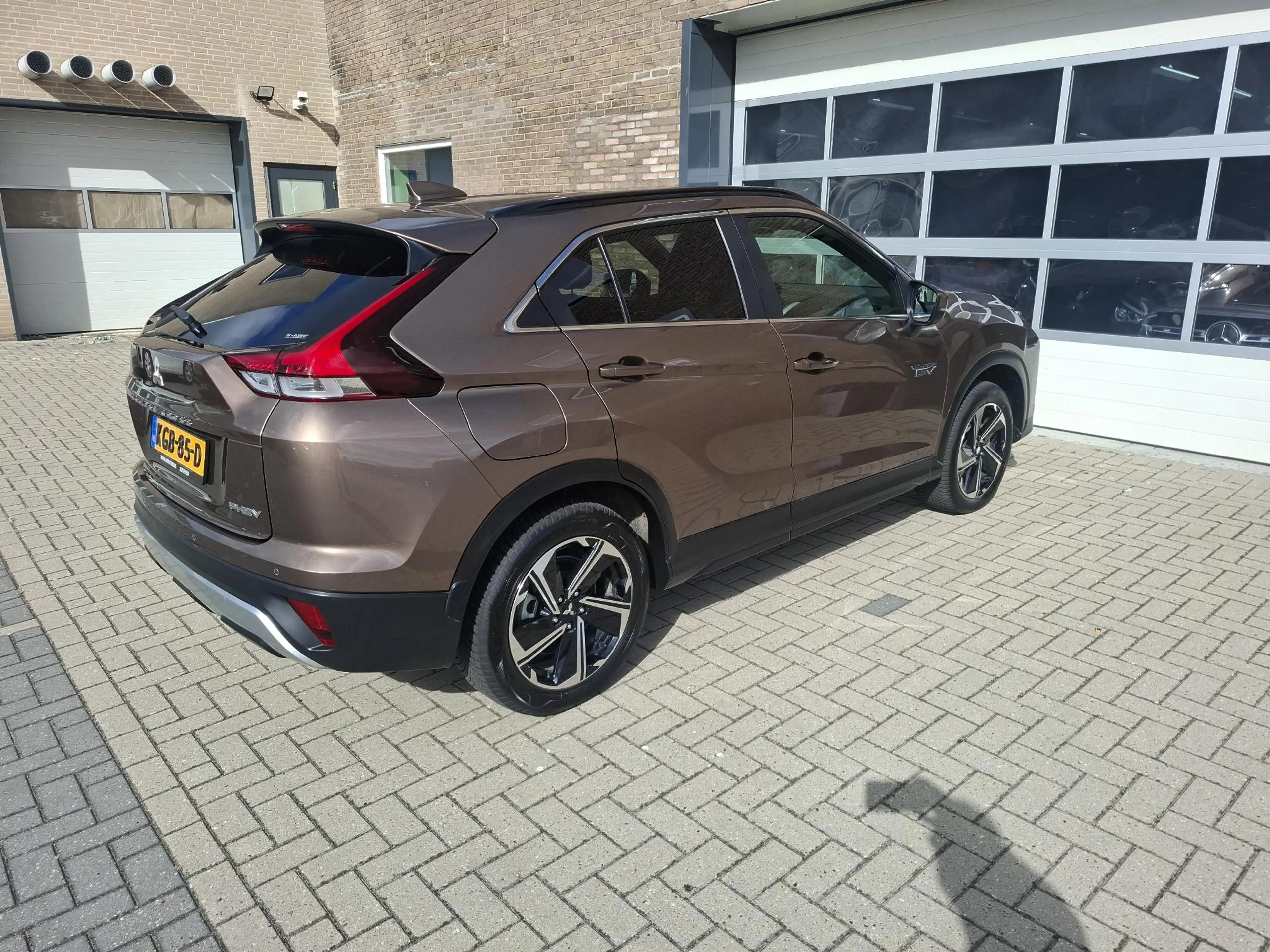 Mitsubishi Eclipse Cross 2.4 PHEV Business Executive SOH 98% — photo 36