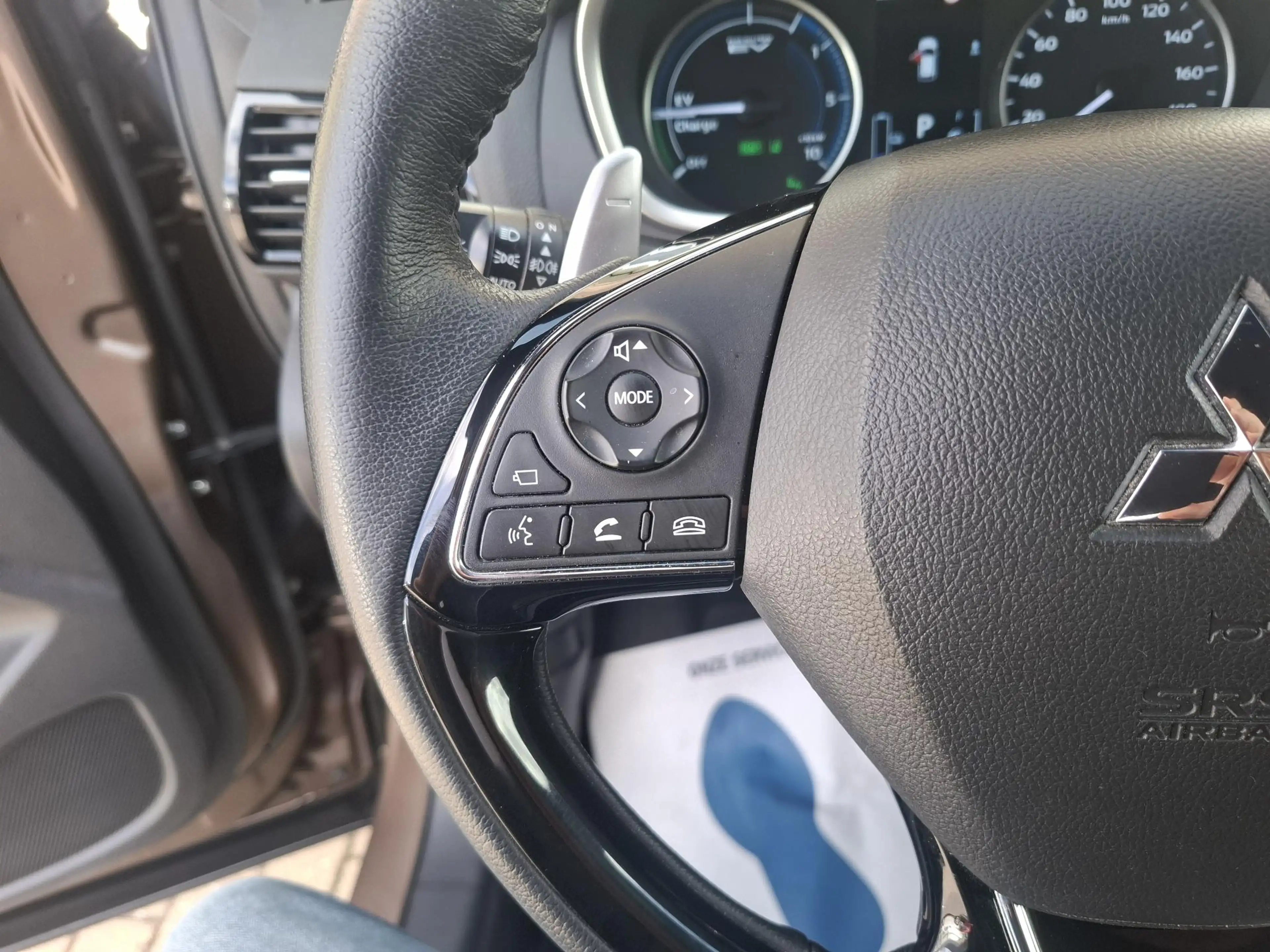 Mitsubishi Eclipse Cross 2.4 PHEV Business Executive SOH 98% — photo 34