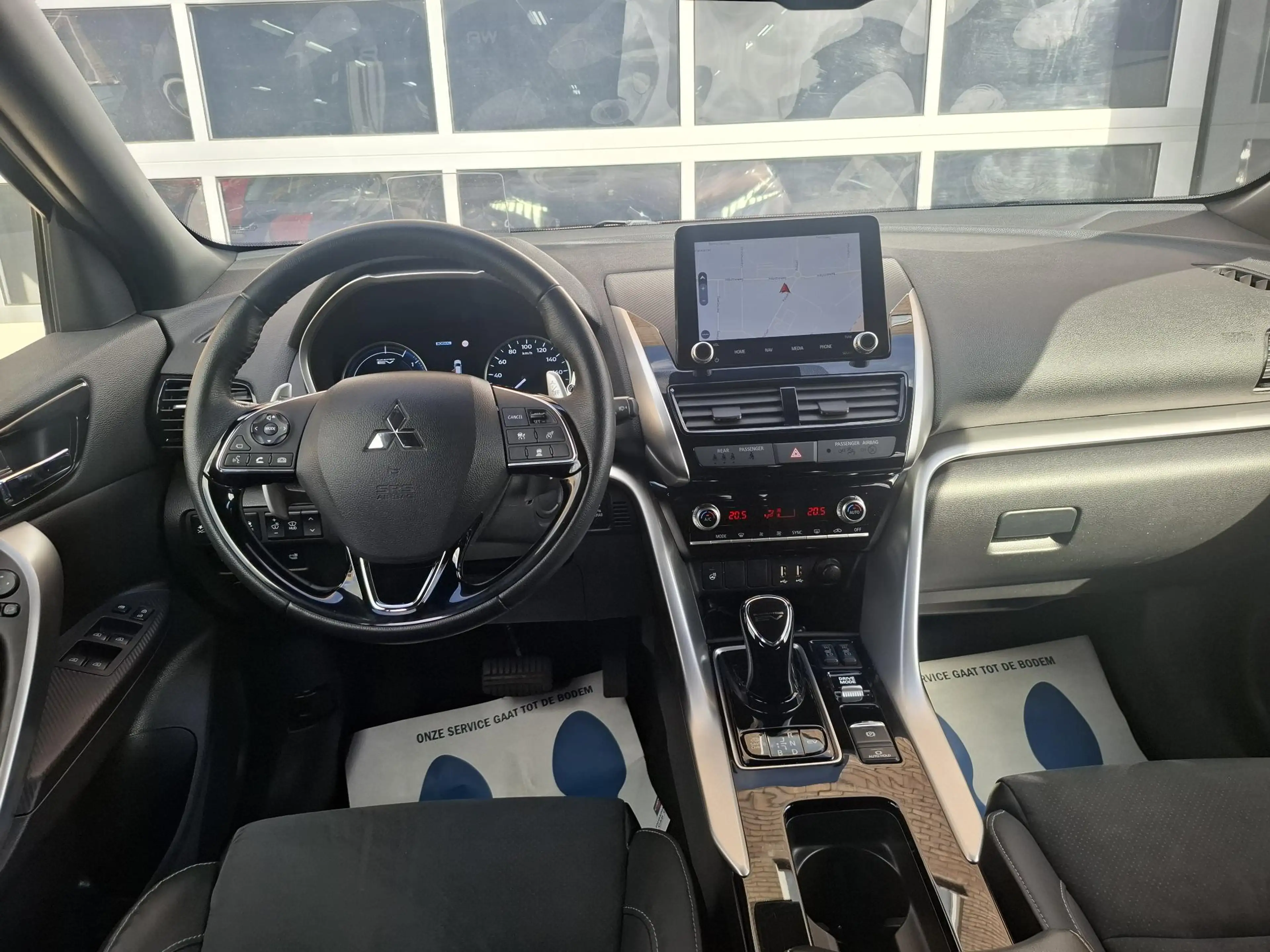 Mitsubishi Eclipse Cross 2.4 PHEV Business Executive SOH 98% — photo 39