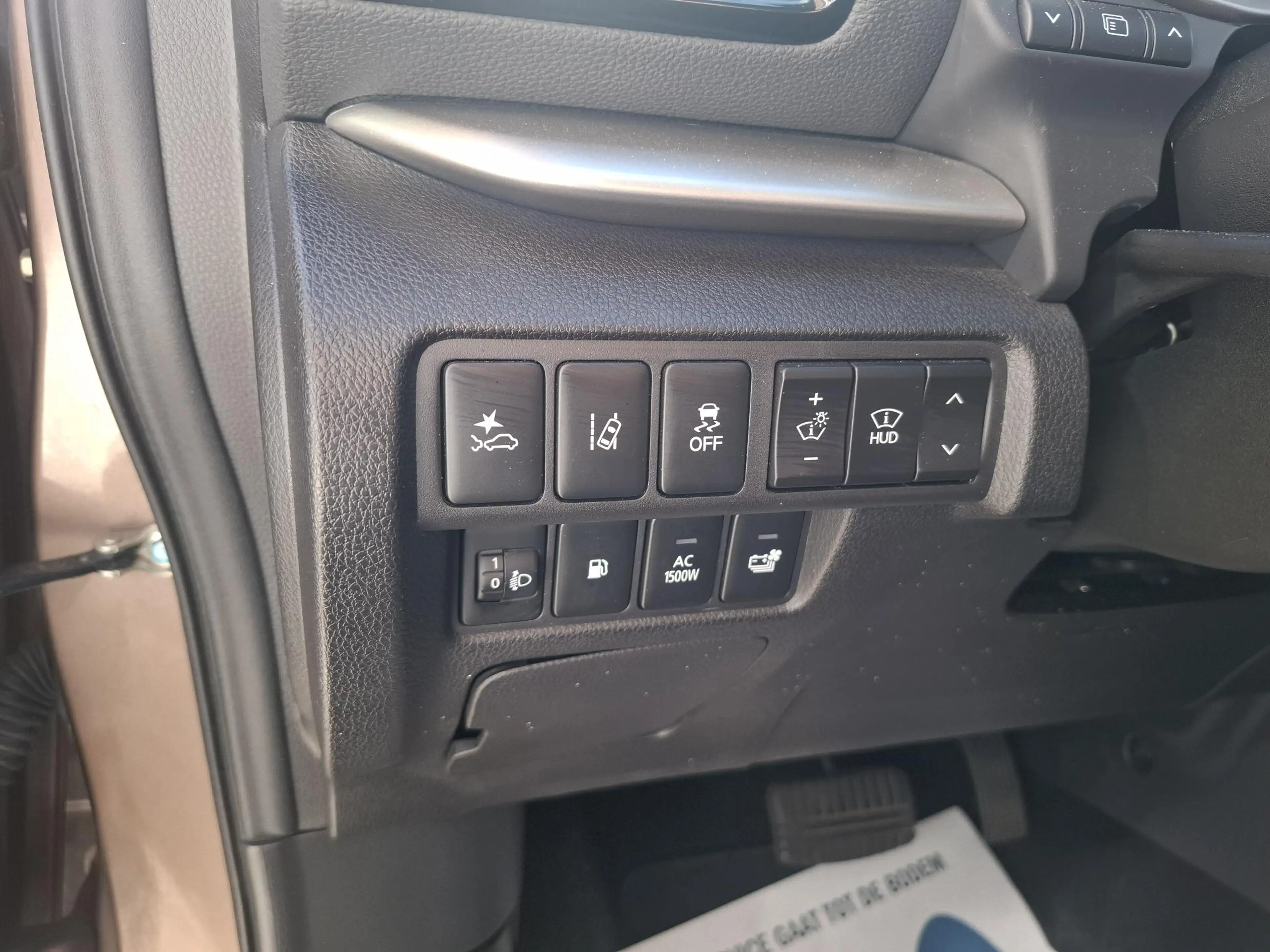 Mitsubishi Eclipse Cross 2.4 PHEV Business Executive SOH 98% — photo 19